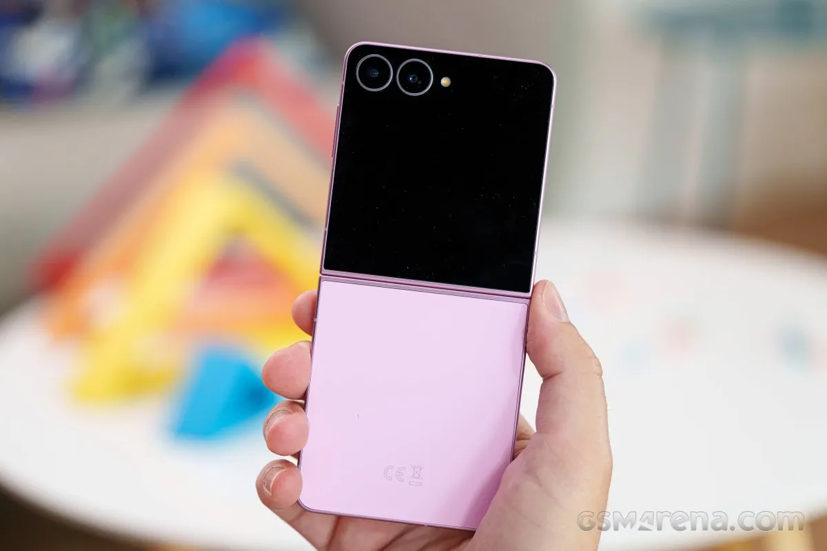 Samsung Galaxy Z Flip8 Test