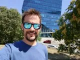 Muestras de selfies - f/2.0, ISO 50, 1/640s (3264x2448px) - Reseña del Sony Xperia 10 VIII